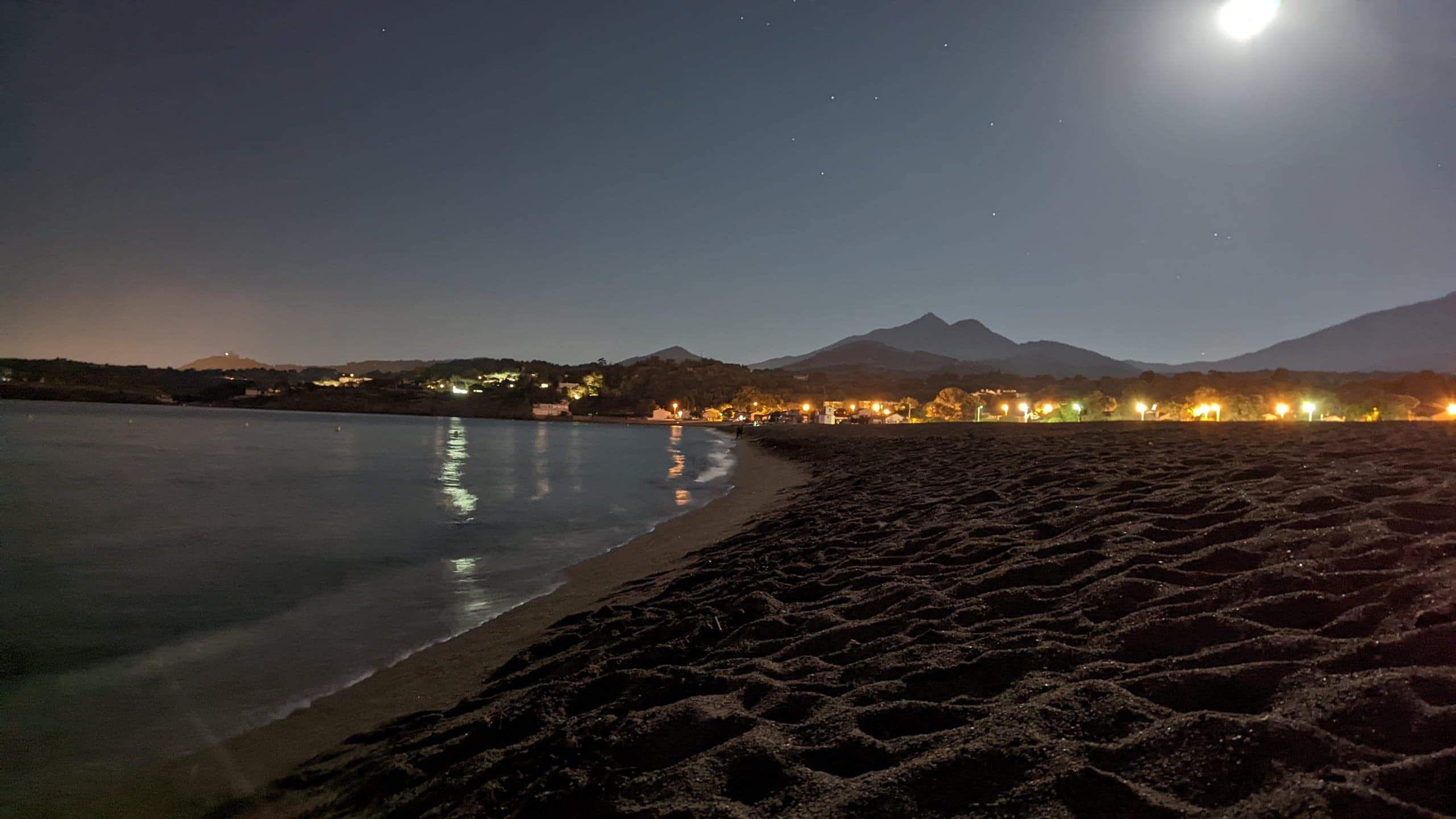 La plage d'Argelès au clair de lune