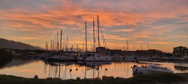 Le port d'Argelès à la tombée de la nuit
